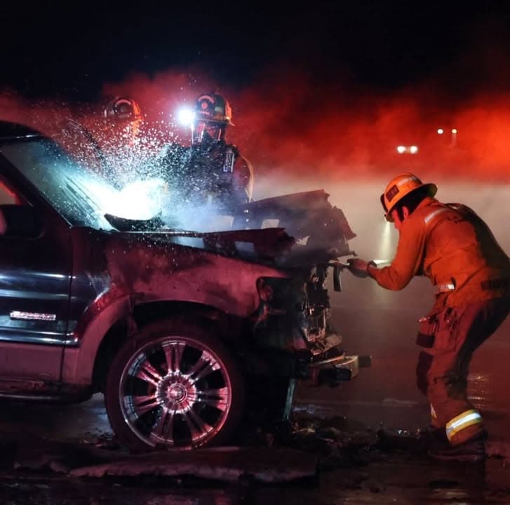 904A....Avenue I and 30th Street East....vehicle engine compartment fire....sheriff and FD enroute...