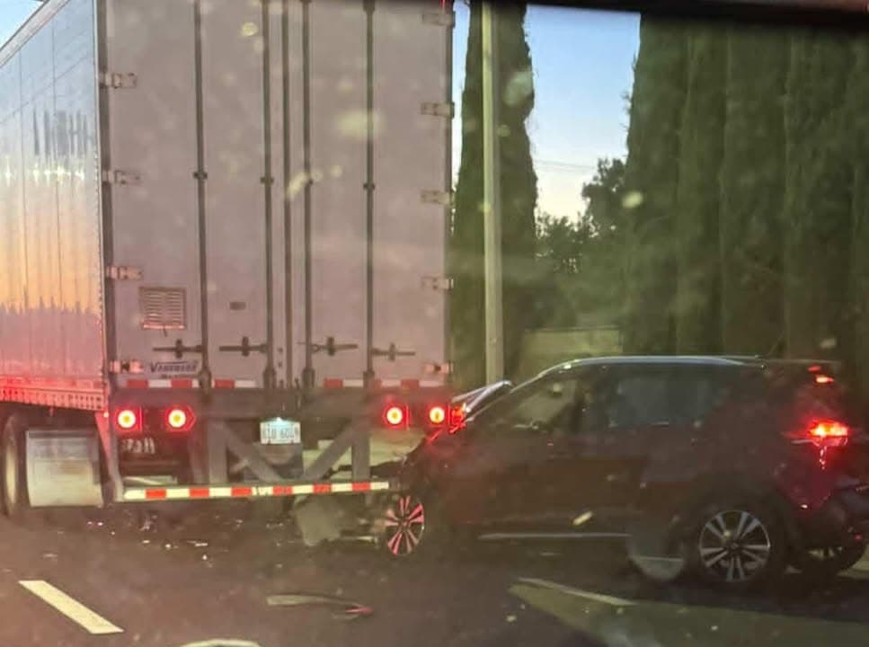 Traffic collsion at 30th Street West and Avenue K around 7pm tonight...