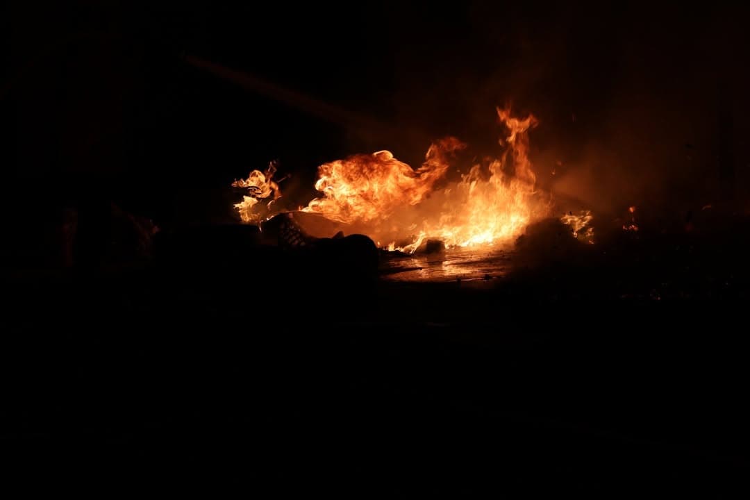 904....3rd Street East and Lancaster Boulevard.... trash on fire in alley, spreading...
