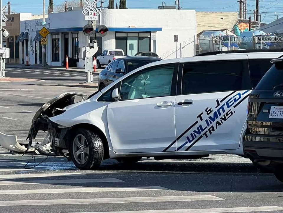 902T/902R…Sierra Highway and Lancaster Blvd…reported 2 vehicle traffic collision…Sheriff and FD enroute...