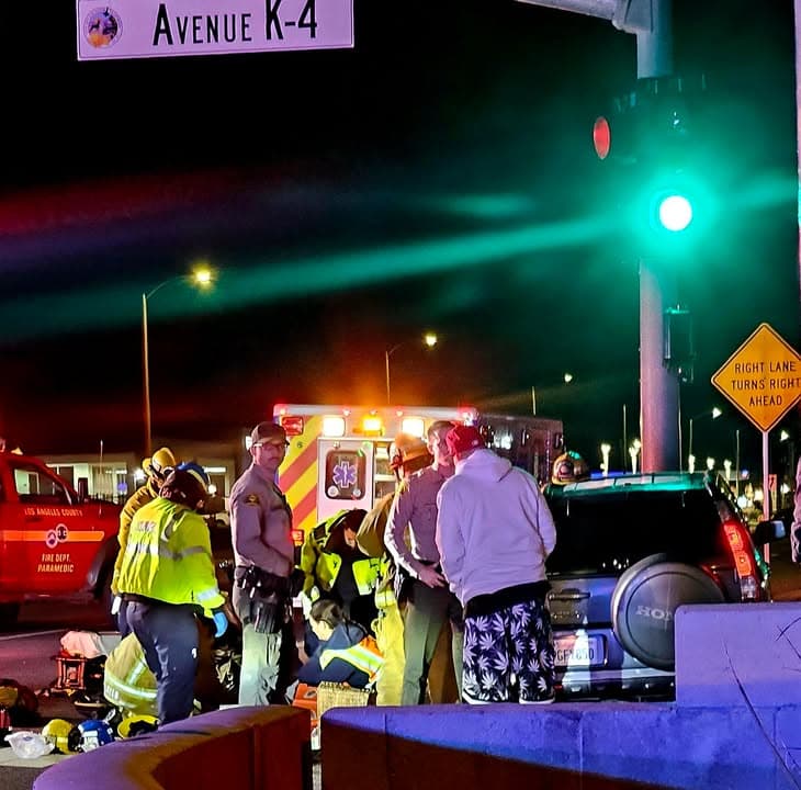 902T/902R....10th Street West and Avenue K-4....black SUV hit light pole, driver possibly...