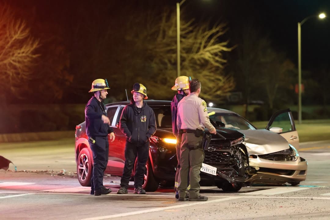 902T/902R.....20th Street East and Avenue K....two vehicle collision....sheriff and FD enroute code...