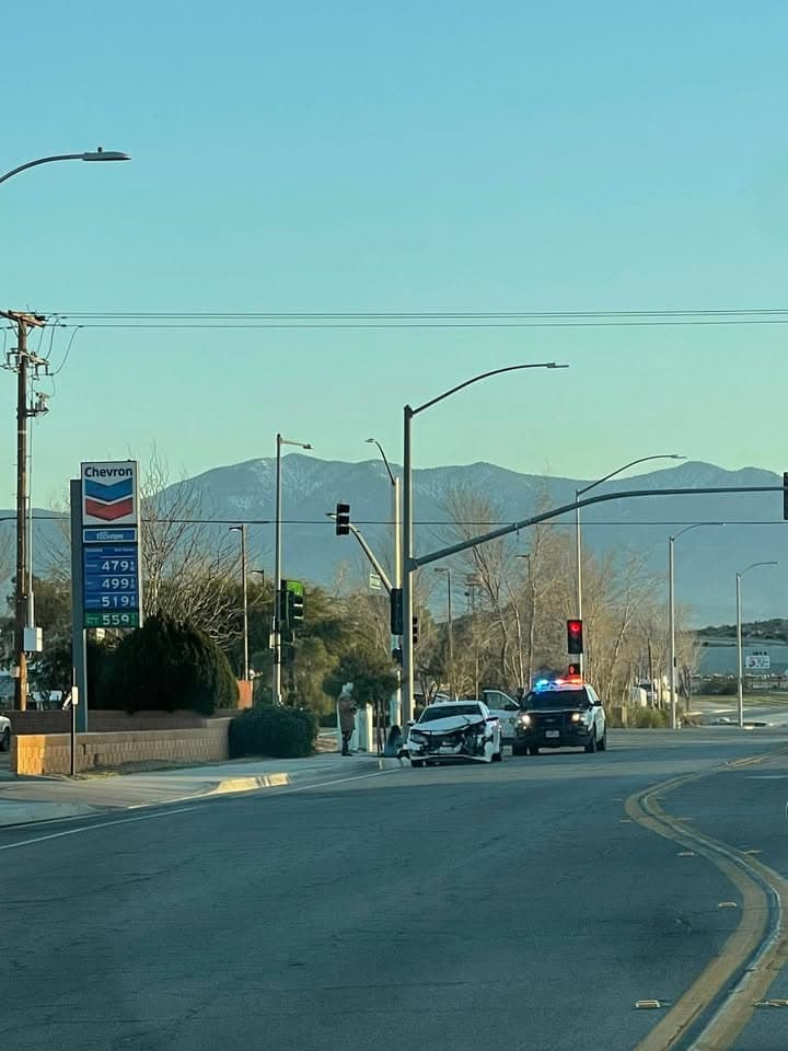 11-79....Avenue O and 170th Street East....two vehicle collision....sheriff, CHP, and FD enroute...