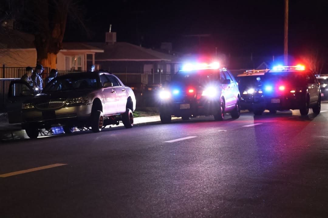 BACK UP REQUEST....Beech and J-4....deputy on a stop had two additional vehicles...