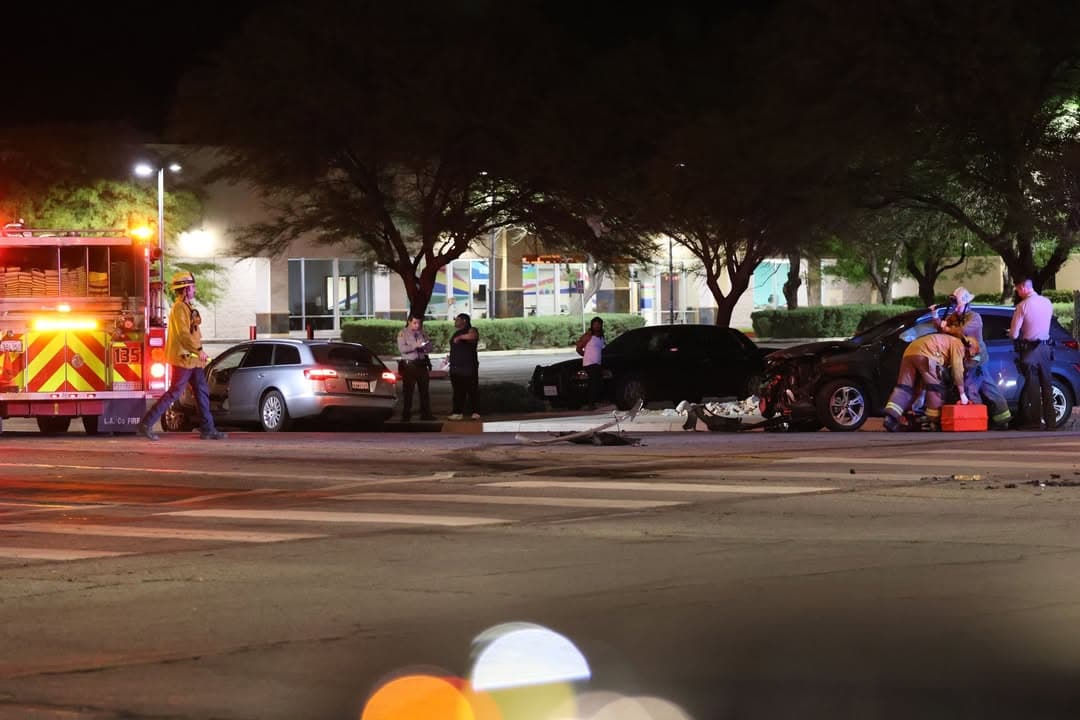 902T/902R....Avenue I and Challenger Way....two vehicle collision....sheriff and FD enroute code 3...