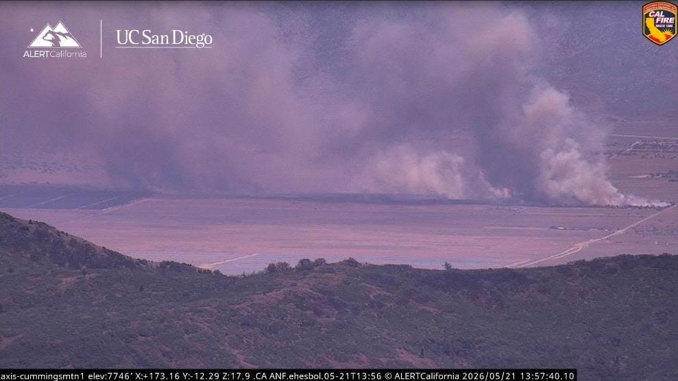🚨 HOLIDAY VALLEY FIRE UPDATE — LACoFD crews continue battling a fast-moving...