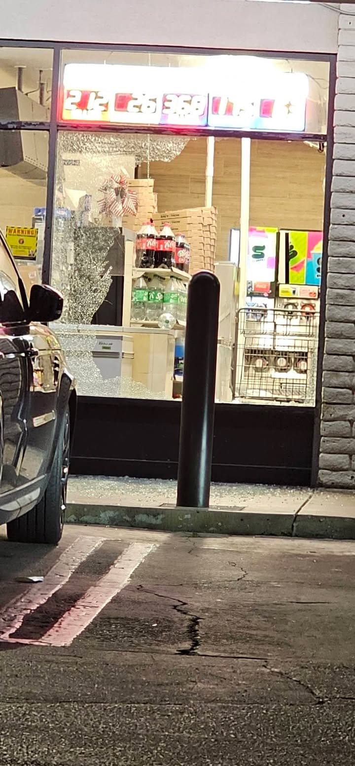 242....3rd Street East and Avenue I at 7-11....large group fighting, broke store...