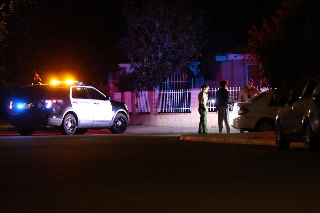 Possible 245GSV.....Dianron Rd and Bradcliff Way....caller states large group fighting in street,...