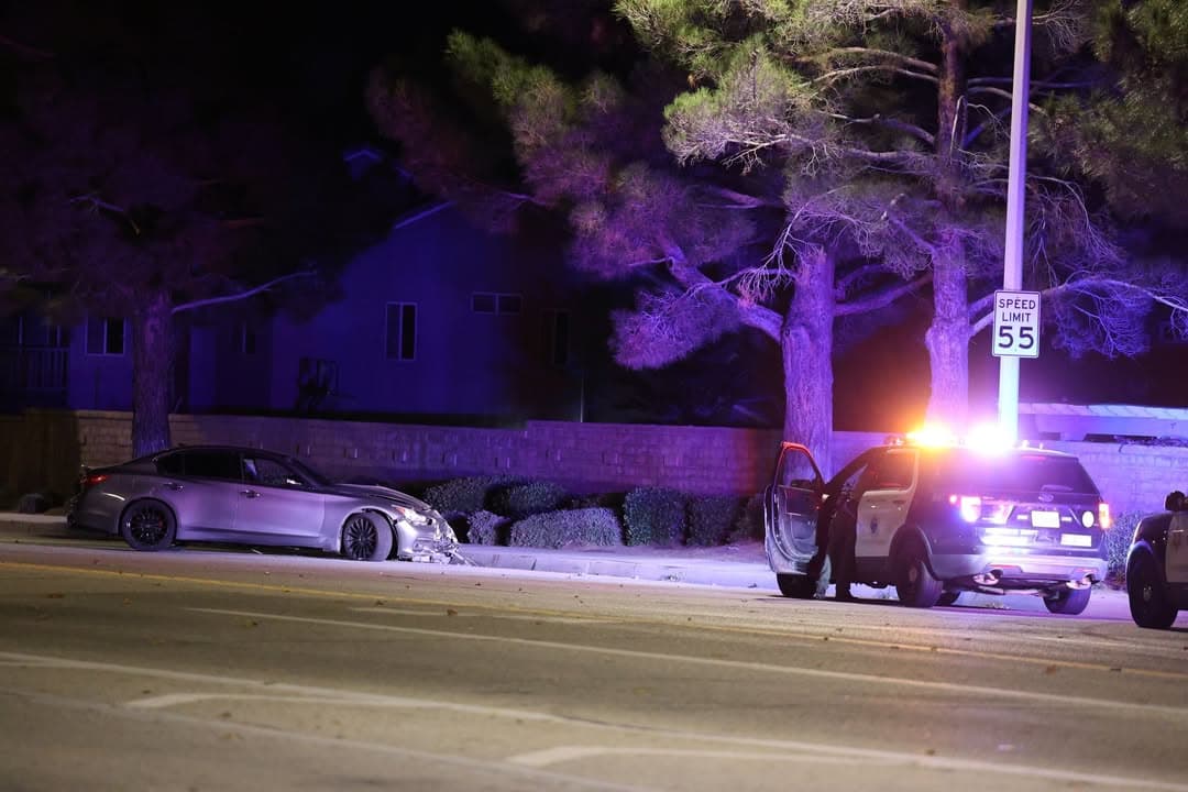 902T/902R · 30th Street West and Avenue O · solo vehicle into wall · sheriff and FD enroute code 3