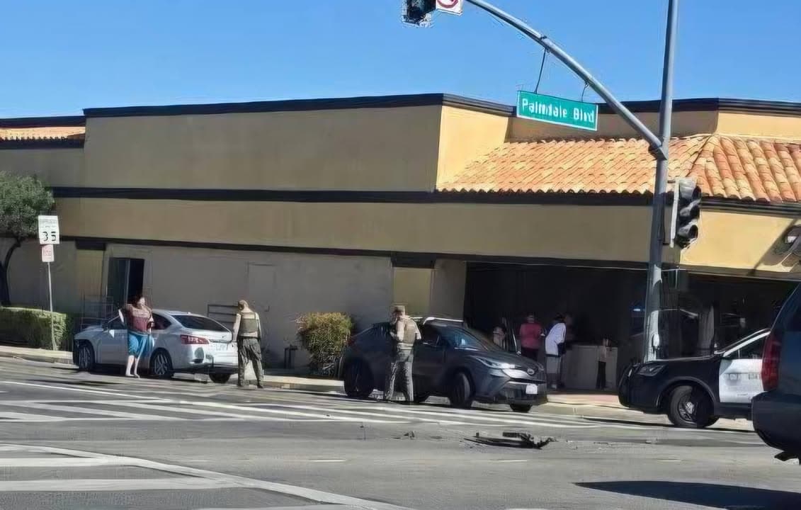 902T/902R · Palmdale Blvd and 5th Street East · two vehicle collision · sheriff and FD enroute code 3