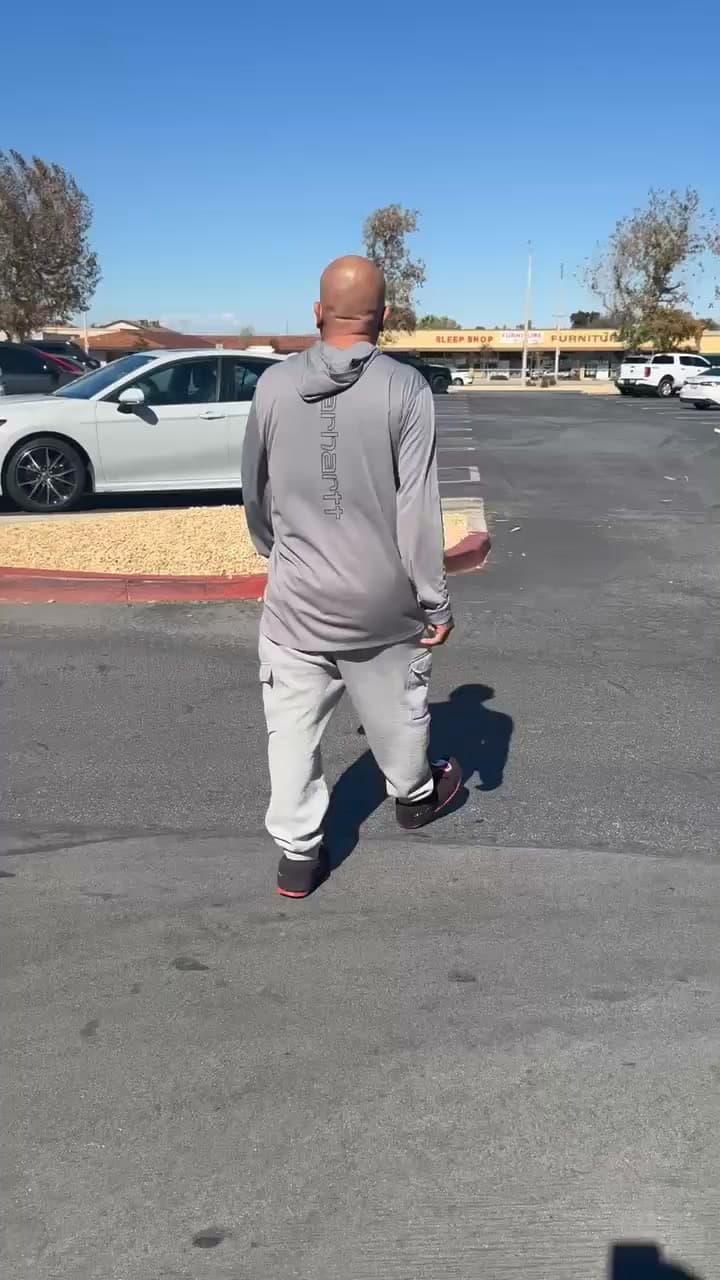 This guy was ja**ing off in front of DD’s discount… in Palmdale off 3rd street east and Palmdale Blvd. reported it to the police they said they can’t do anything because they…