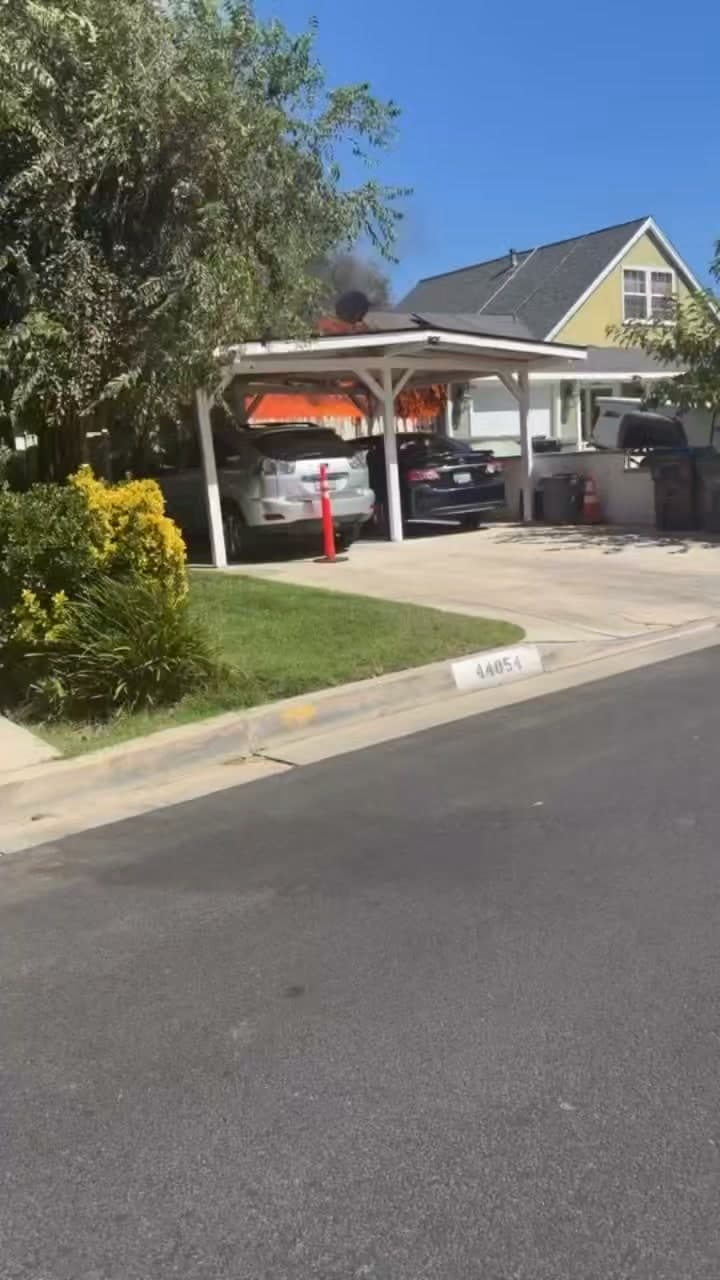 904S....10th Street West and Avenue J-4 (Hoban)....caller states side of neighbors house...