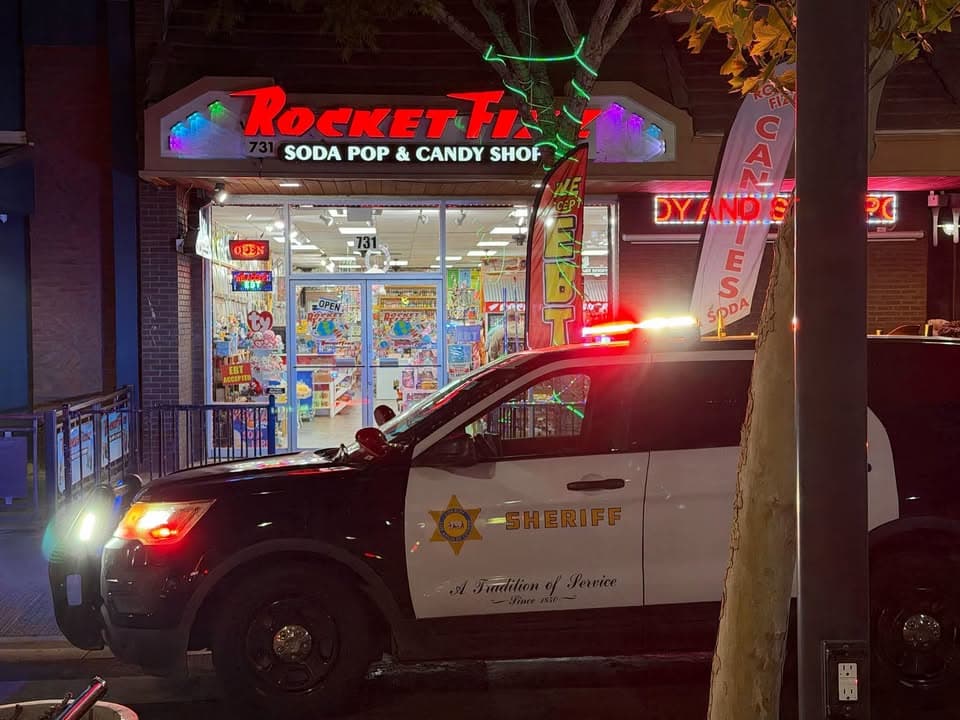MASKED SUSPECTS ROB ROCKET FIZZ IN LANCASTER